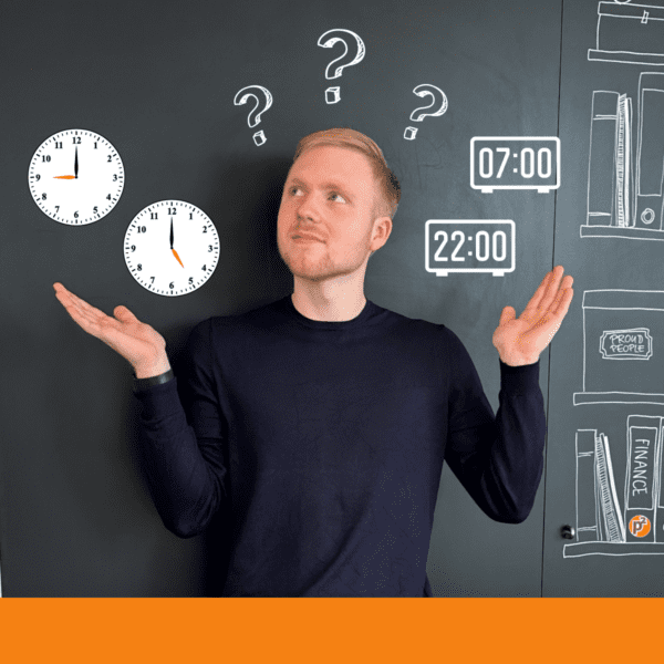 Sales en marketing medewerker nick van Grol, kijkt naar boven klokken en vragen om hem heen